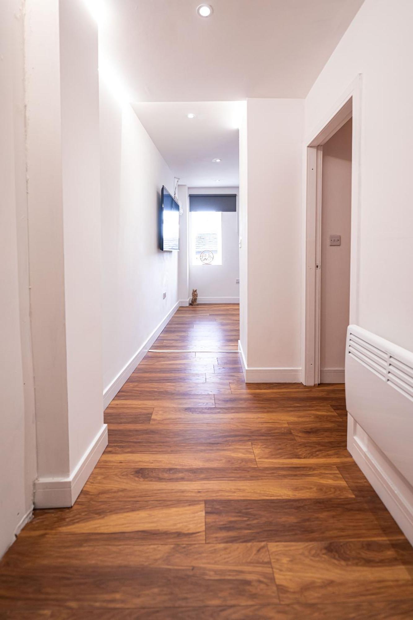 Manhattan Luxury * Bradford (West Yorkshire)
